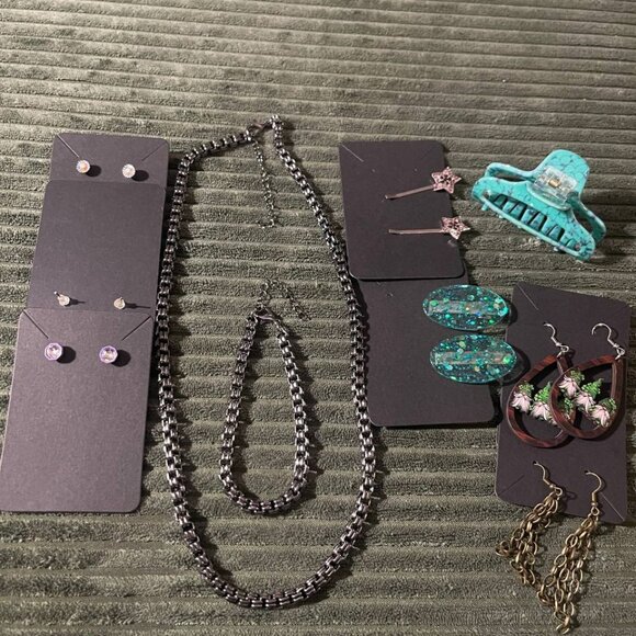 10pc Jewelry bundle hair clips earrings necklace bracelet - Picture 1 of 16